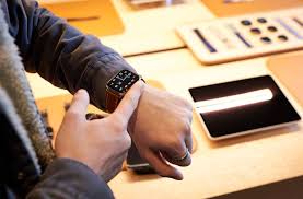 Zusammen mit den nationalen impfstrategien sollen die mitgliedstaaten nicht nur gegen corona besser gewappnet sein, sondern auch für künftige pandemien und die damit verbundenen anstrengungen. Funf Jahre Apple Watch Smarter Begleiter Auf Schritt Und Tritt Wissen Stuttgarter Nachrichten
