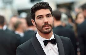 Pour le journal des femmes, l'acteur, membre du jury du festival de cannes 2021, revient sur ce rôle fort qui lui a permis d'assoir davantage son rayonnement international. Designe Coupable L Acteur Oranais Tahar Rahim Au Devant De La Scene Internationale