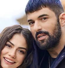 La voce italiana di Emir di Endless love è quella del doppiatore Raffaele  Carpentieri, il quale riesce a trasmettere tutte le emozioni e le  situazioni che attraversa adattandosi perfettamente alle espressioni e