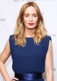 So This Happened The Guy I Was Sort Of Seeing Told Me I Wear Too Much Makeup Celebrity Hair Inspiration Celebrity Beauty Blunt Hair