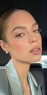 Siena Scott (sienavscott)