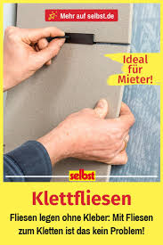 Fliesen Ohne Kleber Verlegen Und Spater Einfach Austauschen Oder Entfernen Gelingt Mit Diesem Klettsys Bad Renovieren Ohne Fliesen Fliesen Fliesen Entfernen