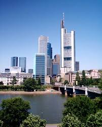 Commerzbank headquarters in frankfurt, germany was completed in 1997 by foster + partners. Frankfurt Commerzbank German Tower Building E Architect