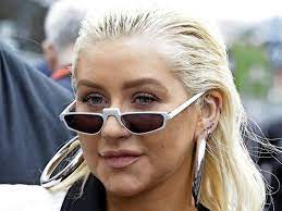 Christina aguilera's official music video for 'hurt'. Christina Aguilera Hat Ihre Stimme Verloren