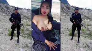FACEBOOK NIDIA GARCIA LA POLICIA SEXY FOTO TOPLESS - MasturFlix