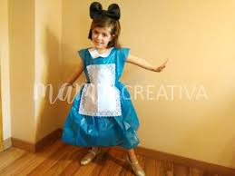 Vale para adultos y niños a partir de 3 años. Disfraz Alicia En El Pais De Las Maravillas Youtube