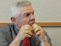 Easton School Board Member Bob Arnts Resigns