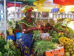 En Guadeloupe Fruits Et Legumes Sur Le Marche De La Darse Toute L Actualite De La Guadeloupe Sur Internet Franceantilles Fr