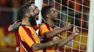 Finale, rakibine göre daha istekli ve baskılı başlayan. Super Kupa 6 Kez Galatasaray In