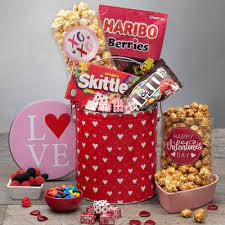 14th february, a day of love, is celebrated all over in the world. Sweets For My Valentine Gift Send Valentine S Day Gifts Online Ip1131734 Igp Com