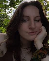 ✨NEW MEMBER SPOTLIGHT✨ Audrey Propp -From the Boston area -Neuroscience  major -fun fact: a coxswain all four years in high school