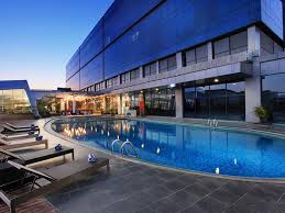 Bahkan bukan hanya kolam renang biasa, anda juga bisa menikmati waterpark di dalam hotel. Fasilitas Umum Swiss Belhotel Cirebon