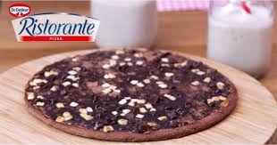 Pour Le Dessert Ca Vous Dit Une Delicieuse Pizza Au Chocolat Dr Oetker Accompagnee D Un Milk Shake Banane Et Va Pizza Au Chocolat Cookies Et Biscuits Recette