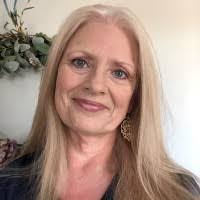 Lori Sellards's Instagram, Twitter & Facebook