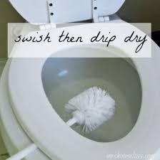 6 astuces pour des toilettes propres qui sentent bon en toutes circonstances toilettes propres nettoyage salle de bain detournement produits menagers