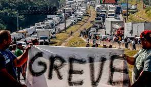 Jun 10, 2021 · para receber o reforço, além dos documentos de identificação (rg e cpf) e comprovante de residência, também é preciso apresentar a carteirinha de vacinação da 1ª dose. Mesmo Com Apelo De Bolsonaro Sindicatos Mantem Greve De Caminhoneiros
