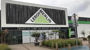 Un magasin ou vous trouverez tout pour votre maison. Casse A La Voiture Belier Au Magasin Leroy Merlin