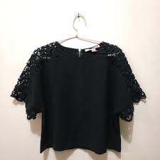 Beli blouse wanita warna hitam online berkualitas dengan harga murah terbaru 2021 di tokopedia! Black Top Forever 21 Black Blouse Atasan Hitam Blouse Wanita Hitam Fesyen Wanita Pakaian Wanita Atasan Di Carousell