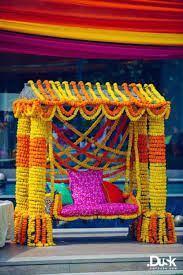Bridal Bed To The Mehndi Swing Bridal Seat Ideas From Rent Real Weddings To Spruce Up Your Mehndi Decor Witty Vows Mehndi Decor Indian Wedding Decorations Wedding Decorations