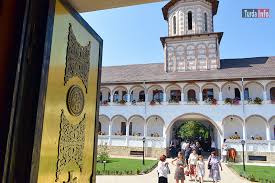 Mănăstirea mihai vodă din turda a fost întemeiată în anul 2002, la iniţiativa ips bartolomeu anania. ManÄƒstirea Mihai VodÄƒ De La Turda A Fost SfinÈ›itÄƒ Vezi Cat De FrumoasÄƒ Este