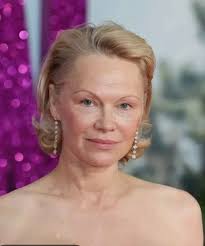 Pamela Anderson…2009 vs. 2025…🔥❤️