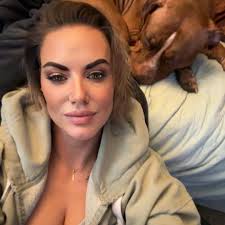 Them females with GOOD VIBES got Ex's From 10 yrs ago still texting them  WYD 😂