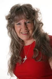 Tricia Davey's Instagram, Twitter & Facebook