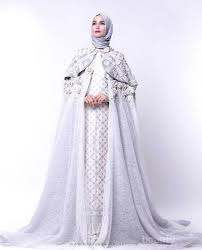 Paduan warna pastel juga sangat diminati oleh kawula muda. Modis Dan Elegan Ini Dia 7 Inspirasi Gaun Pesta Muslimah Dengan Berbagai Warna