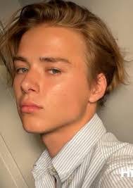 Mark Lucas's Instagram, Twitter & Facebook