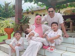 Check spelling or type a new query. Memey Suhaiza Hint Norman Hakim Luah Hasrat Tambah Tiga Anak Sebelum Umur 40 Tahun Hiburan Mstar