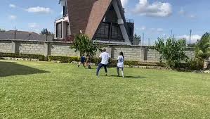 Marathon legend eliud kipchoge is known for his contemplative demeanour. Tedros Adhanom Ghebreyesus On Twitter Thank You For Such A Beautiful Joyful Video Eliudkipchoge Staying At Home Gives Us The Chance To Spend More Time With Our Children Play With Them