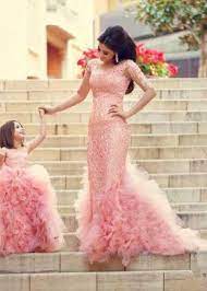 Oggi, l'abito da adulta è disponibile anche in versione baby, con modelli di vestiti, scarpe e accessori si trovano in taglia 42 come in quella per kids. Abiti Da Cerimonia Mamma E Figlia Ingrosso Italiano Sposamore