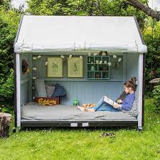 Wenn S Gut Werden Muss Bauhaus Modern Design In 2020 Play Houses Backyard For Kids Playground Landscaping