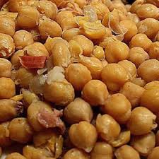 Los garbanzos son una legumbre que contienen 20,80 gramos de proteínas, 44,30 gramos de carbohidratos, 5,50 gramos de grasa y 44,30 gramos son versátiles y se pueden cocinar de varias formas, aunque hay que tener en cuenta que los garbanzos pueden causar graves reacciones. Clubdeamigosdelcocido Tipos De Garbanzo