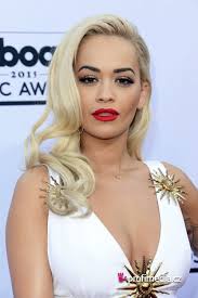 Rita ora presses pause on her prized platinum locks for something a little prettier. Rita Ora Hairstyle Easyhairstyler