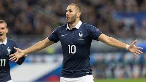 À la fin de la saison 2007/2008 il a inscrit toutes compétitions confondues : Euro 2021 France Pourquoi Deschamps A Deconfine Karim Benzema