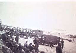 Naval vessels and hundreds of civilian boats were used in the evacuation. Dunkerque Operation Dynamo Mabulco