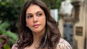 Isha Koppikar Makes SHOCKING Claim About 'A-List' Bollywood Actor: 'He  Asked Me to Meet Him Alone'
