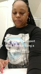 Shelly Blount's Instagram, Twitter & Facebook