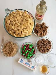 Fruity champagne cocktails for christmas: Holiday Caramel Chex Mix Pudge Factor