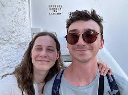 Couple seeking room in Hornsby area