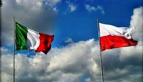 Bandiera con doppio bordo cucito, stampa su ambo i lati, 2 occhielli in metallo per l'attacco. Italia E Polonia Cento Anni Di Relazioni Diplomatiche Celebrati Con Mostre E Incontri Eventi A Cesena