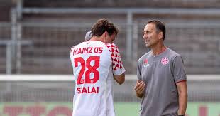 Fsv mainz 05, 1:0 durch robin quaison stuttgart macht das spiel, mainz macht das tor. Fsv Mainz 05 Streik Wegen Adam Szalai Das Steckt Dahinter