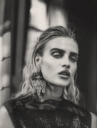 🕸️PHOTO @tomasthurzo Model @barborabruskova @elite_bratislava_ Makeup  @tomasvida.makeup Hair by me Clothes @neheraofficial