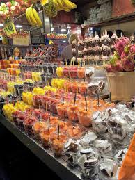 Barcelone Marche De La Boqueria Magasin Fruits Et Legumes Nourriture Bar A Smoothie