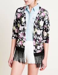 Gilet multicolore femme retrouvez toute notre sélection de gilet sur place des tendances. Gilet Noir Fleuri Multicolore A Franges Jennyfer
