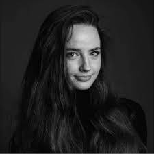 Madeleine Bell's Instagram, Twitter & Facebook