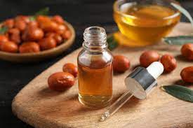 The vitamin b complex in jojoba oil forms a protective layer around the hair and scalp. Jojoba Oil Why Should I Use In My Hair Care Routine Elithair