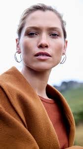 Christina Konstas's Instagram, Twitter & Facebook