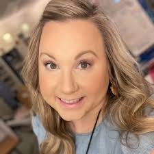 Cynthia Piggott's Instagram, Twitter & Facebook